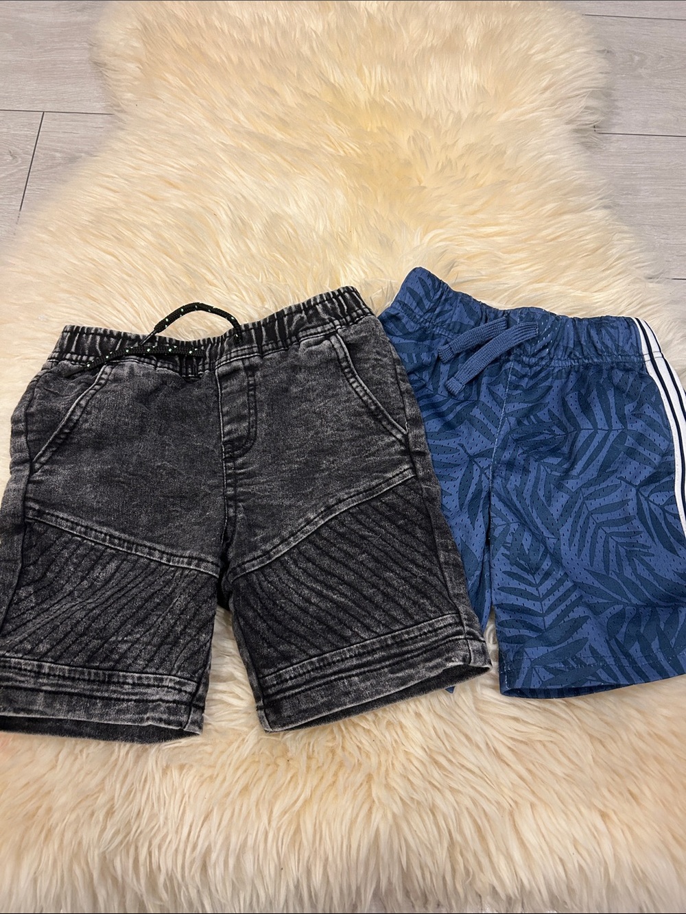 OshKosh B'gosh Black Washed Denim-Style and Blue Leaf Shorts Set